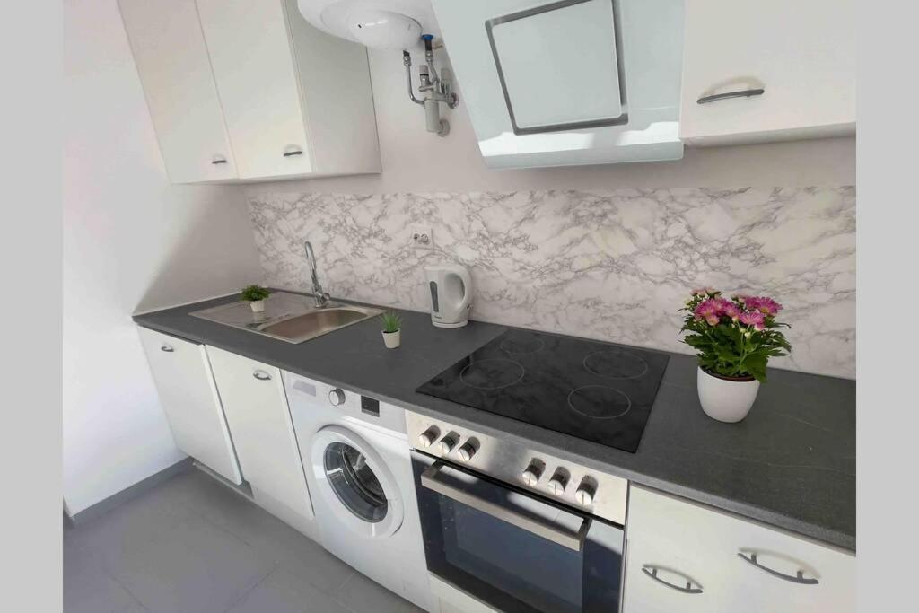Cosy Studio Near Central Station Apartment Vienna Luaran gambar